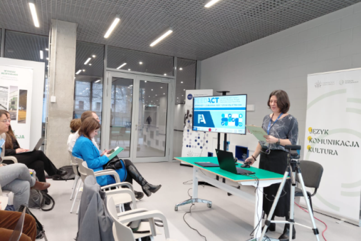 Hybrid Dissemination Event